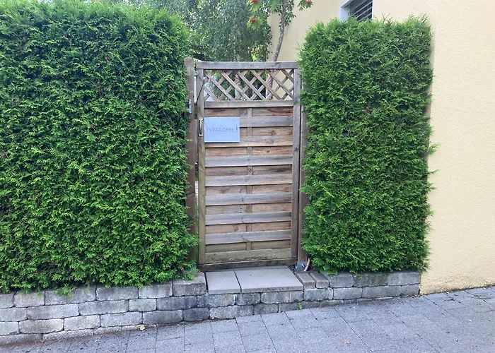 Studio With Private Garden & Free Parking