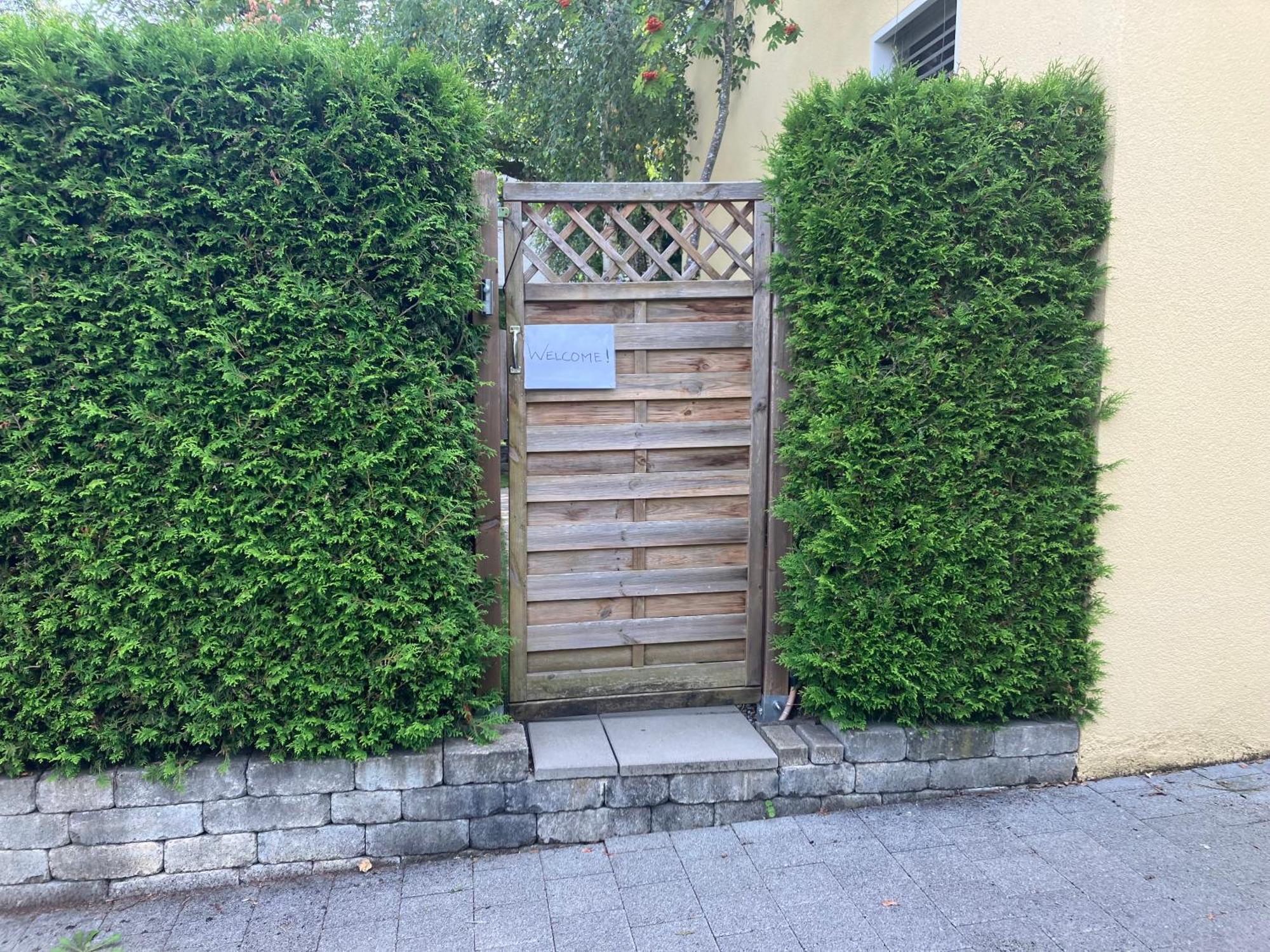 Apartment With Private Garden & Free Parking Koniz